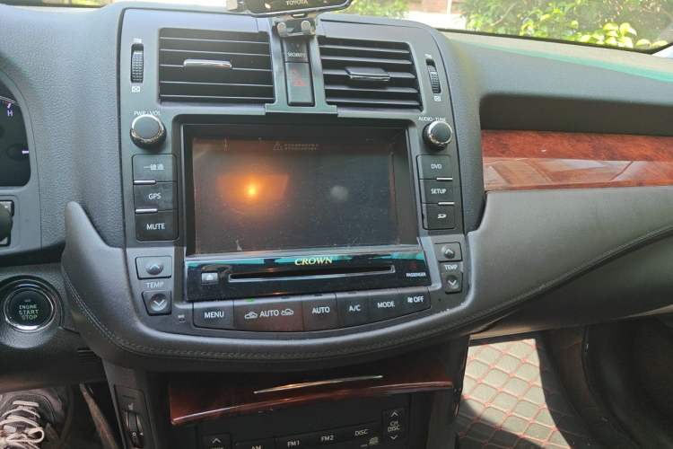 Used Toyota Crown 2012 2.5L Royal Leather Edition Audio And AC Panel
