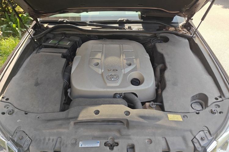 Used Toyota Crown 2012 2.5L Royal Leather Edition Engine Bay