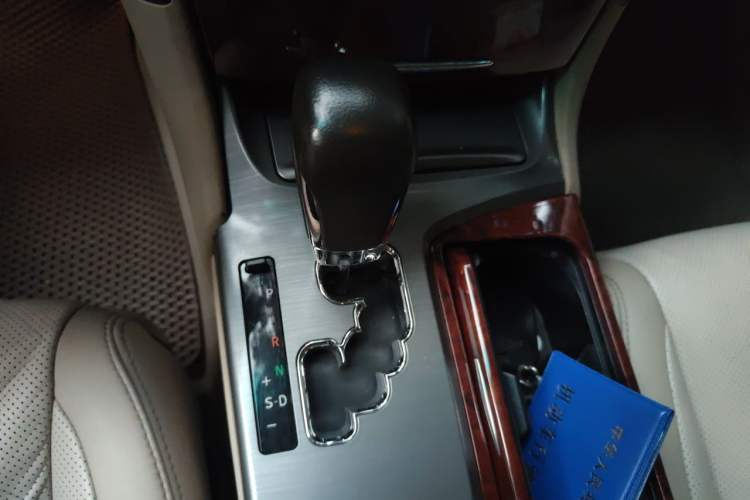Used Toyota Crown 2012 2.5L Royal Leather Edition Gear Lever