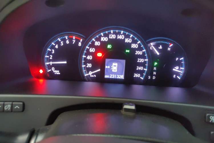 Used Toyota Crown 2012 2.5L Royal Leather Edition Odometer Close Up