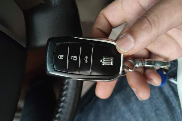 Used Toyota Crown 2012 2.5L Royal Leather Edition Vehicle Key