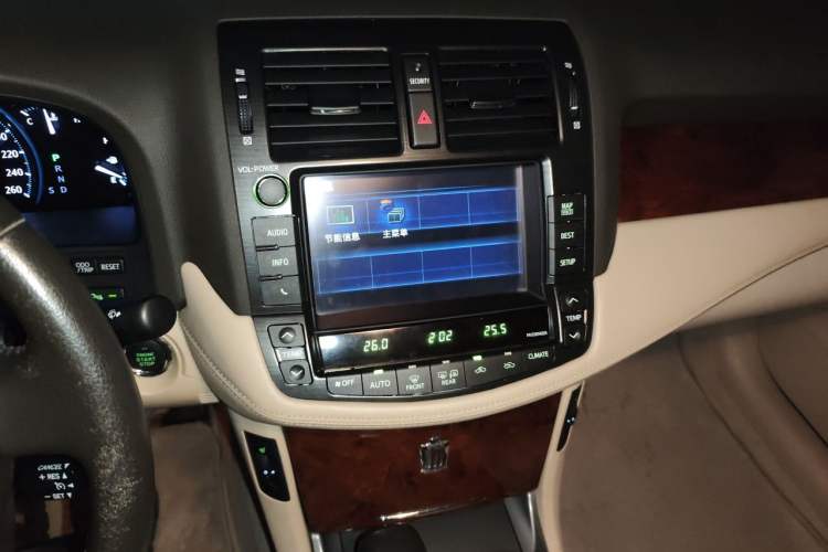 Used Toyota Crown 2012 2.5L Royal Leather Edition Audio And AC Panel