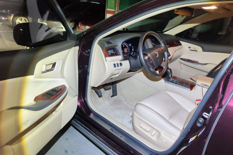 Used Toyota Crown 2012 2.5L Royal Leather Edition Driver Seat