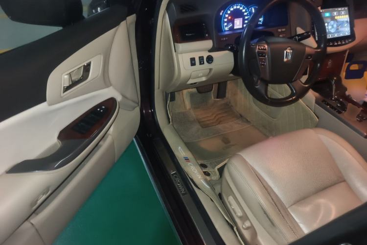 Used Toyota Crown 2012 2.5L Royal Leather Edition Driver Seat
