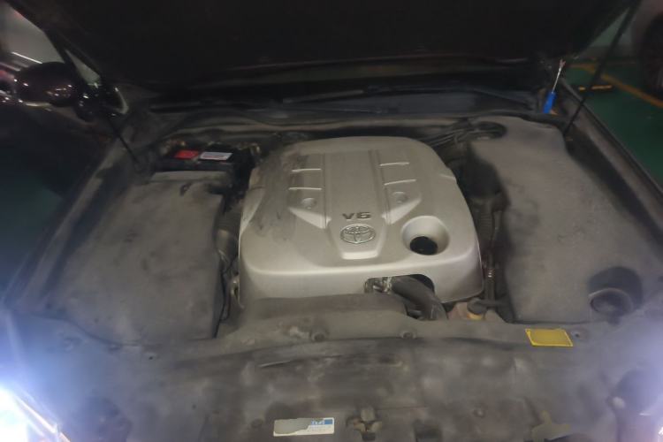 Used Toyota Crown 2012 2.5L Royal Leather Edition Engine Bay
