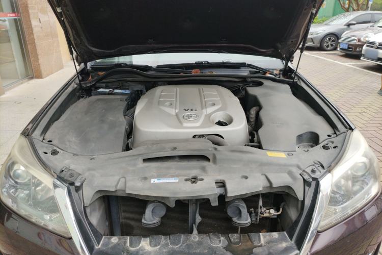 Used Toyota Crown 2012 2.5L Royal Leather Edition Engine Bay