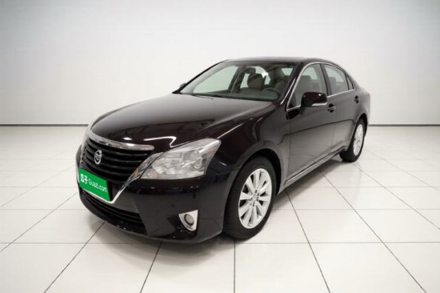 Ojetý Toyota Crown 2012 2.5L Royal Navigation Edition