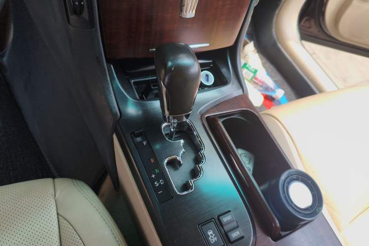Used Toyota Crown 2012 2.5L Royal Comfort Edition Gear Lever