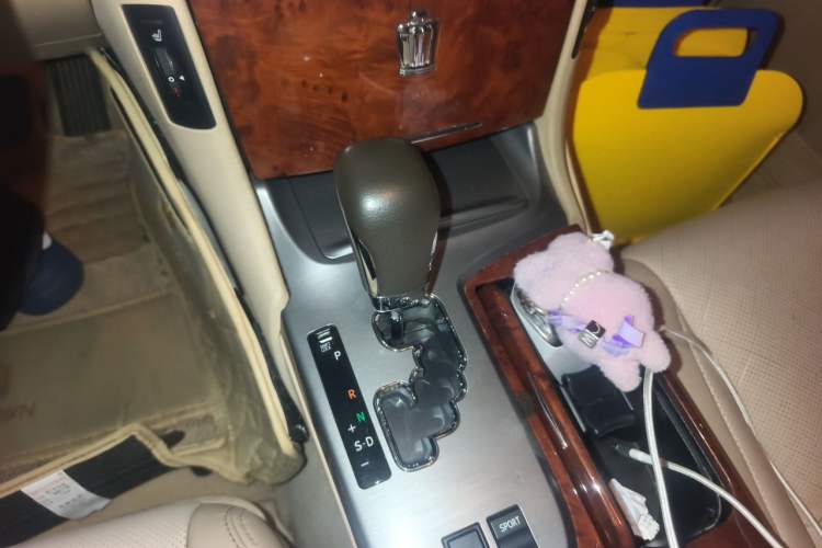 Used Toyota Crown 2012 2.5L Royal Leather Edition Gear Lever