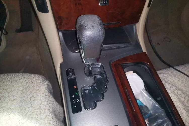 Used Toyota Crown 2012 2.5L Royal Leather Edition Gear Lever