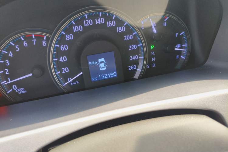 Used Toyota Crown 2012 2.5L Royal Comfort Edition Odometer Close Up