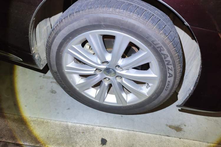 Used Toyota Crown 2012 2.5L Royal Leather Edition Right Front Wheel Hub
