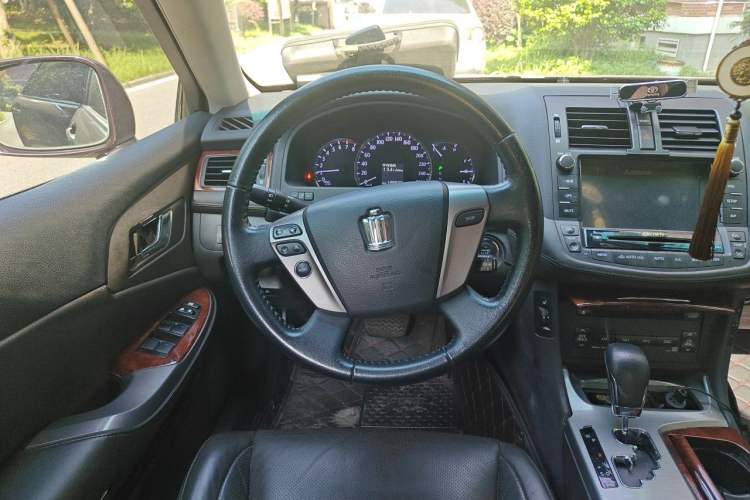 Used Toyota Crown 2012 2.5L Royal Leather Edition Steering Wheel