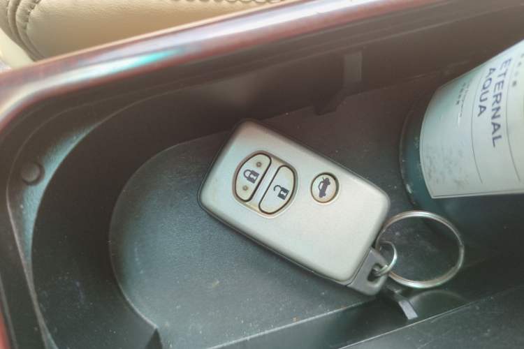 Used Toyota Crown 2012 2.5L Royal Comfort Edition Vehicle Key