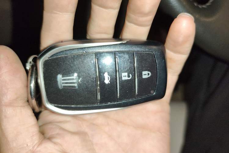 Used Toyota Crown 2012 2.5L Royal Leather Edition Vehicle Key