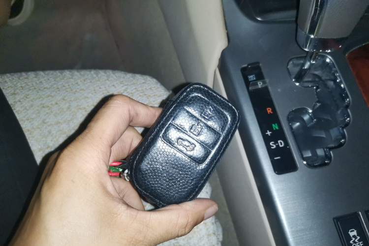 Used Toyota Crown 2012 2.5L Royal Leather Edition Vehicle Key