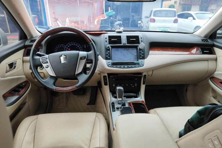 Used Toyota Crown 2012 2.5L Royal Leather Edition Center Console