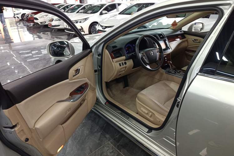 Used Toyota Crown 2012 2.5L Royal Leather Edition Driver Seat