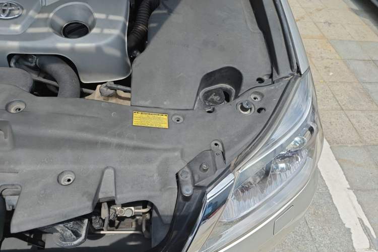 Used Toyota Crown 2012 2.5L Royal Leather Edition Engine Bay Left
