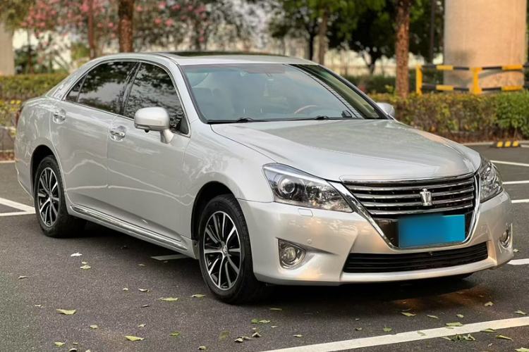 Used Toyota Crown 2012 2.5L Royal Leather Edition Exterior 3