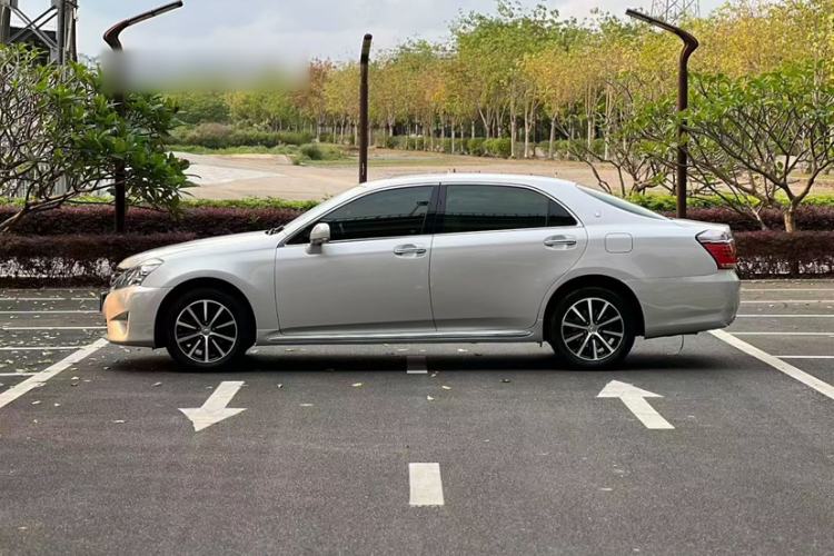 Used Toyota Crown 2012 2.5L Royal Leather Edition Exterior 5