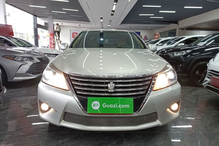 Used Toyota Crown 2012 2.5L Royal Leather Edition Front