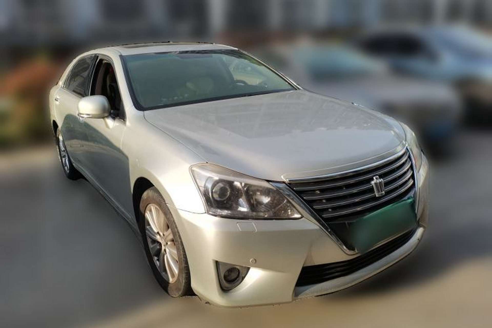 Used Toyota Crown 2012 2.5L Royal Leather Edition Front Right 45 Deg