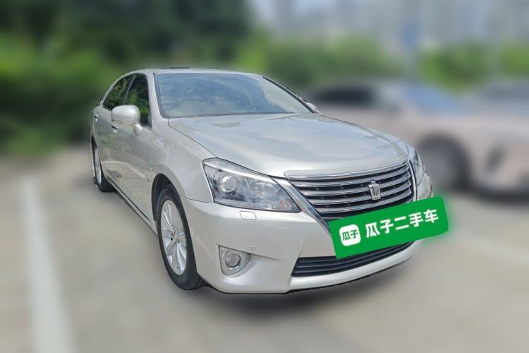 Used Toyota Crown 2012 2.5L Royal Leather Edition Front Right 45 Deg
