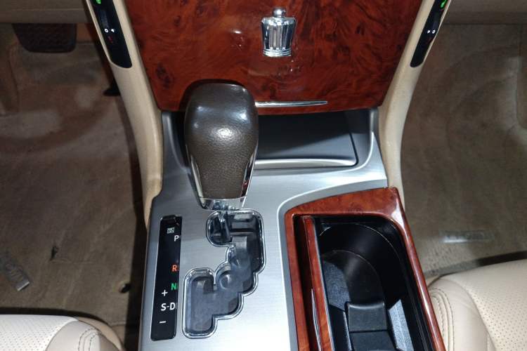 Used Toyota Crown 2012 2.5L Royal Leather Edition Gear Lever