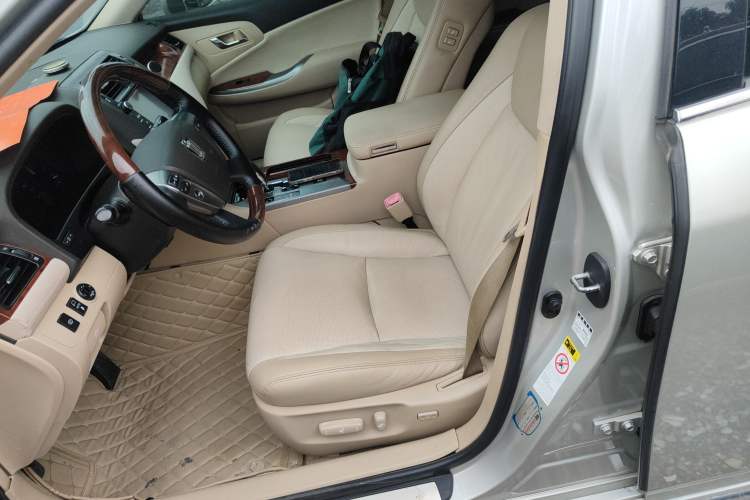 Used Toyota Crown 2012 2.5L Royal Leather Edition Left Front Seat