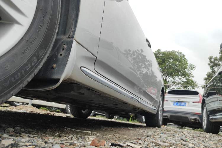 Used Toyota Crown 2012 2.5L Royal Leather Edition Left Side Sill
