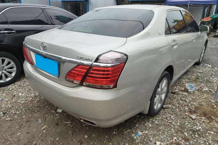 Used Toyota Crown 2012 2.5L Royal Leather Edition Rear Right 45 Deg
