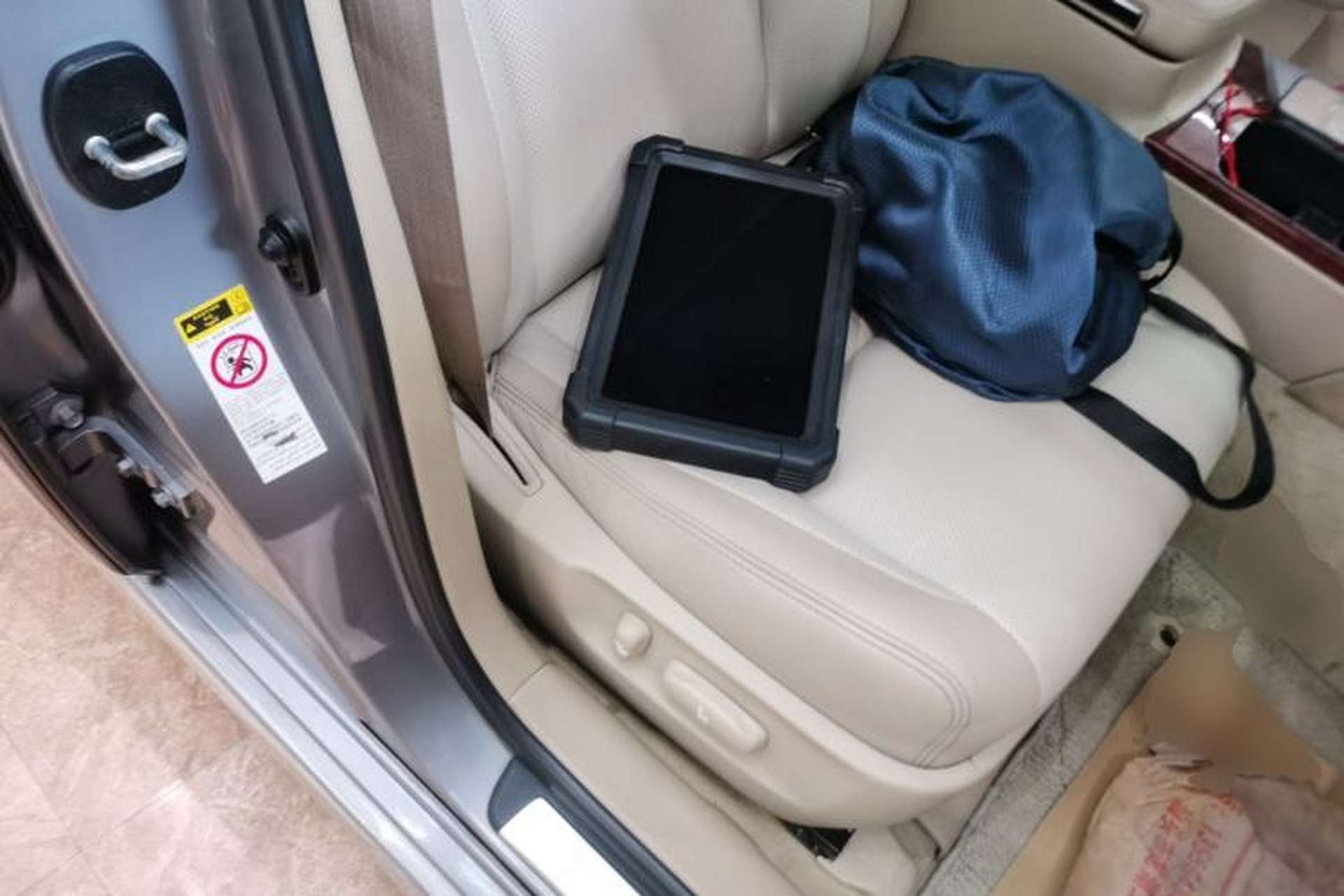 Used Toyota Crown 2012 2.5L Royal Leather Edition Right Front Seat