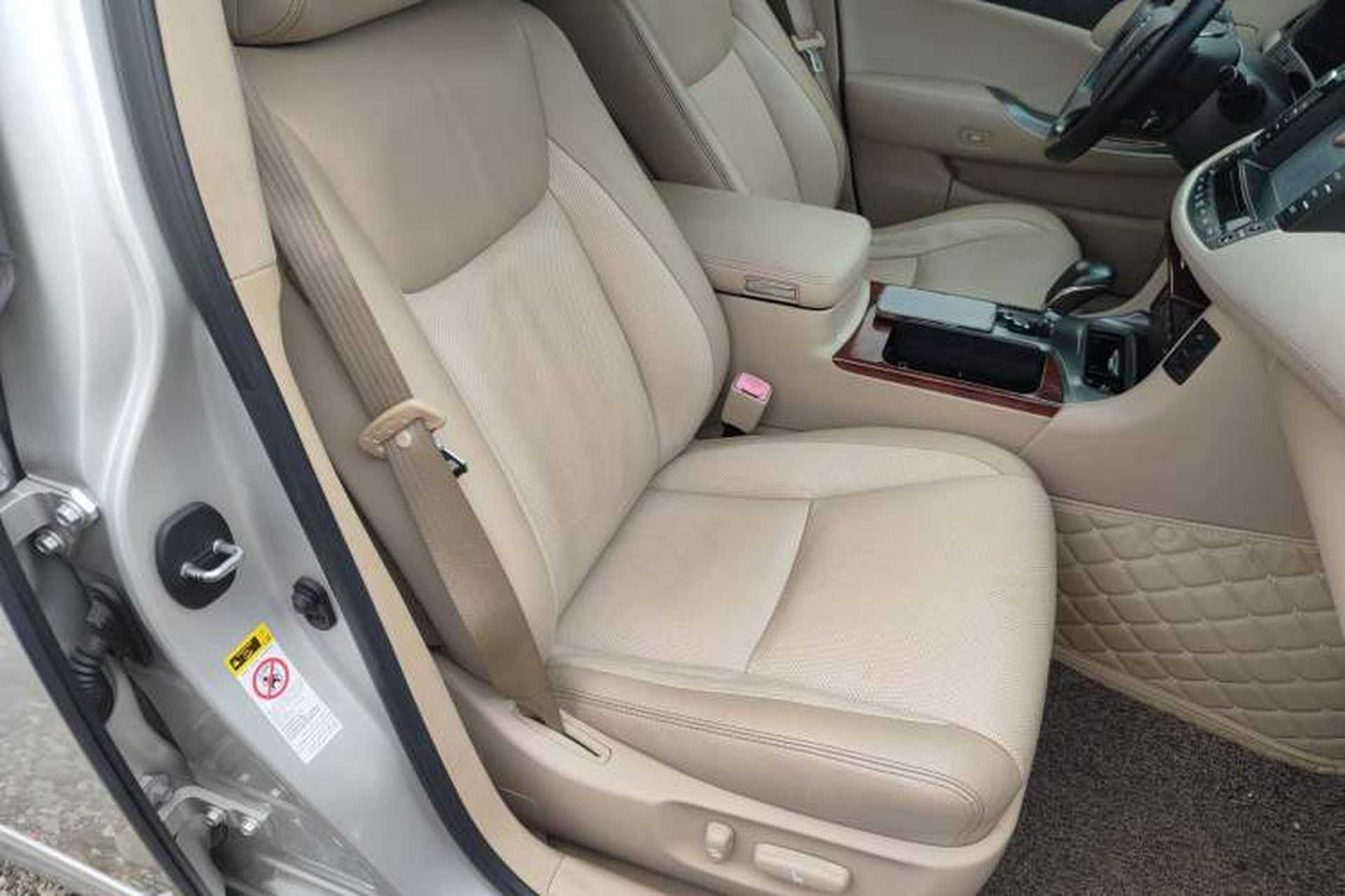 Used Toyota Crown 2012 2.5L Royal Leather Edition Right Front Seat