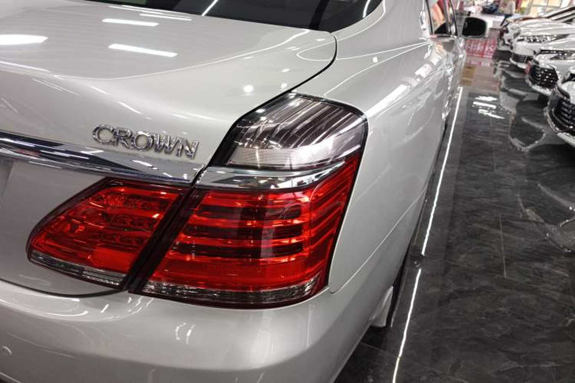 Used Toyota Crown 2012 2.5L Royal Leather Edition Right Rear Taillight