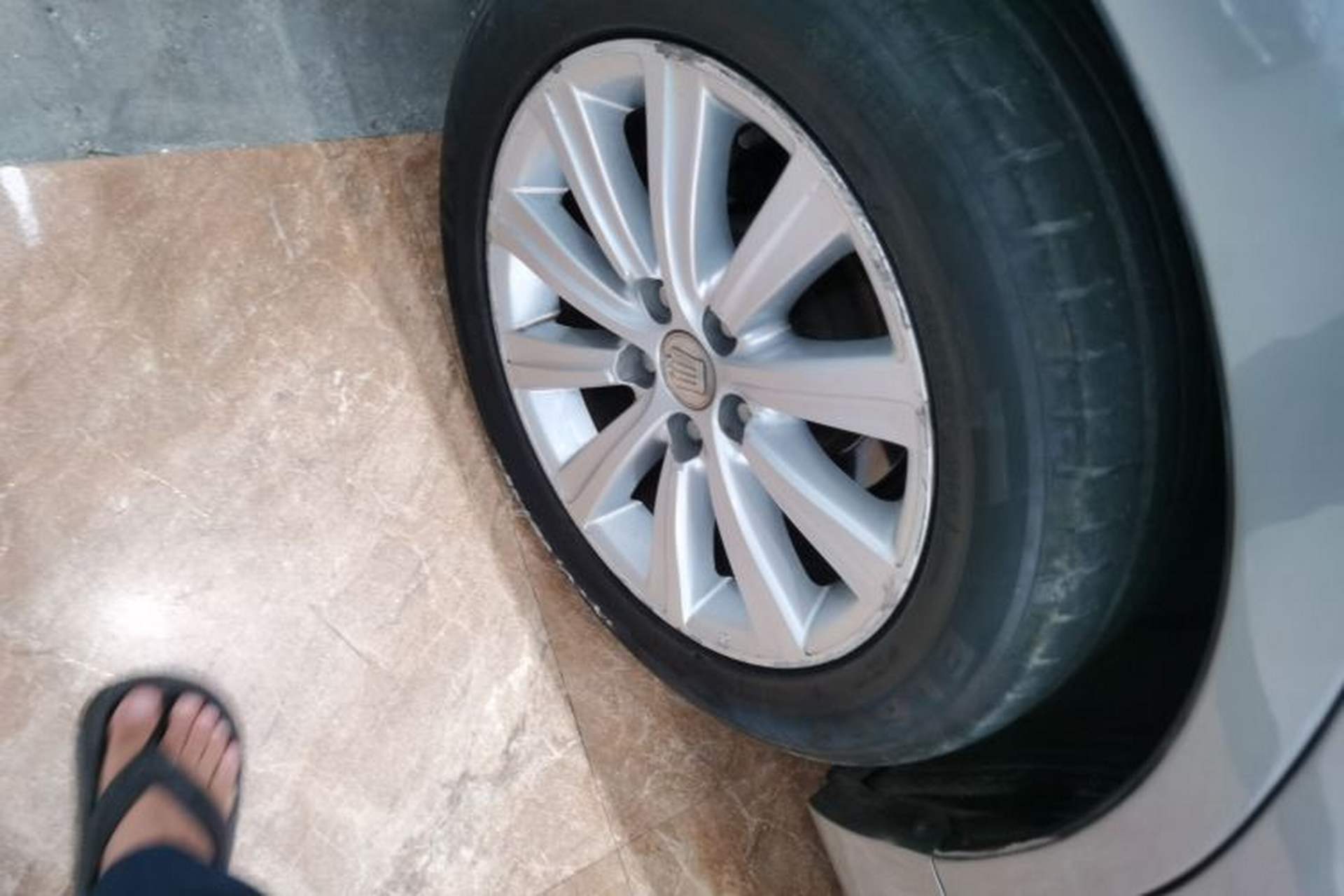 Used Toyota Crown 2012 2.5L Royal Leather Edition Right Rear Wheel Hub