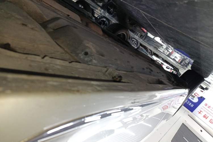 Used Toyota Crown 2012 2.5L Royal Leather Edition Right Side Sill