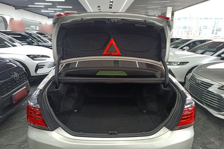 Used Toyota Crown 2012 2.5L Royal Leather Edition Trunk