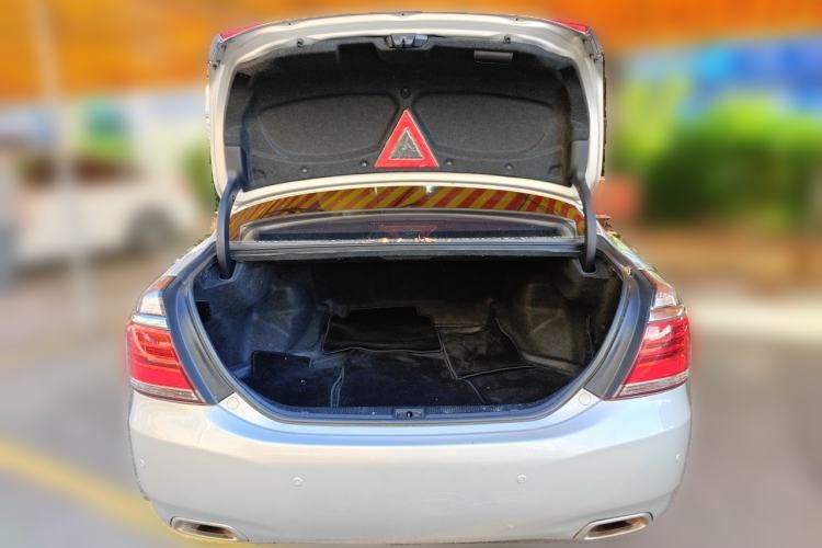 Used Toyota Crown 2012 2.5L Royal Leather Edition Trunk