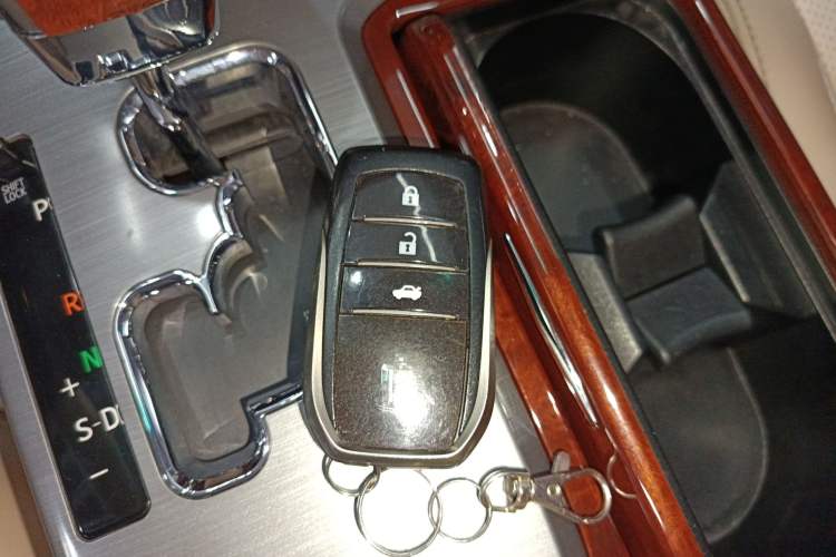 Used Toyota Crown 2012 2.5L Royal Leather Edition Vehicle Key