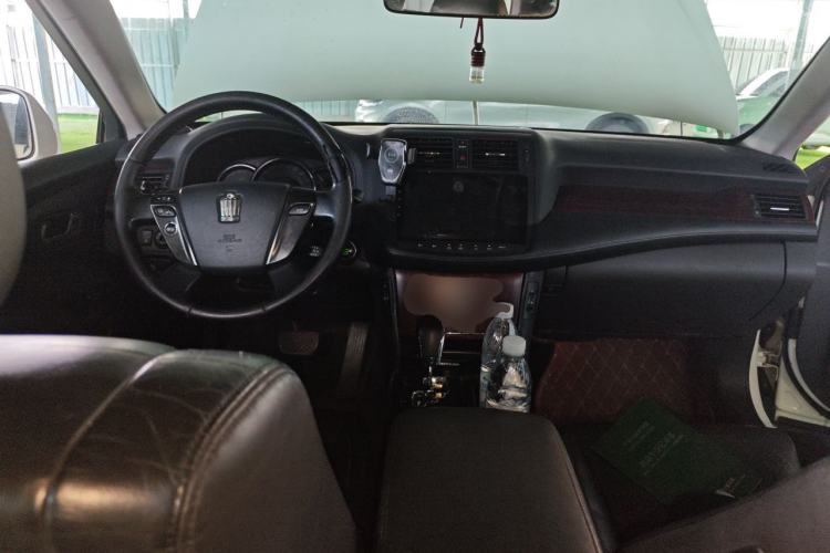 Used Toyota Crown 2012 2.5L Royal Center Console