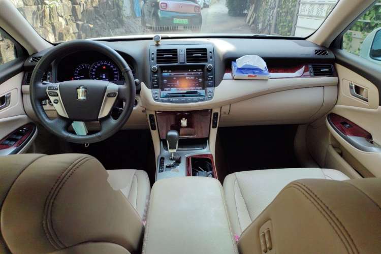 Used Toyota Crown 2012 2.5L Royal Leather Edition Center Console