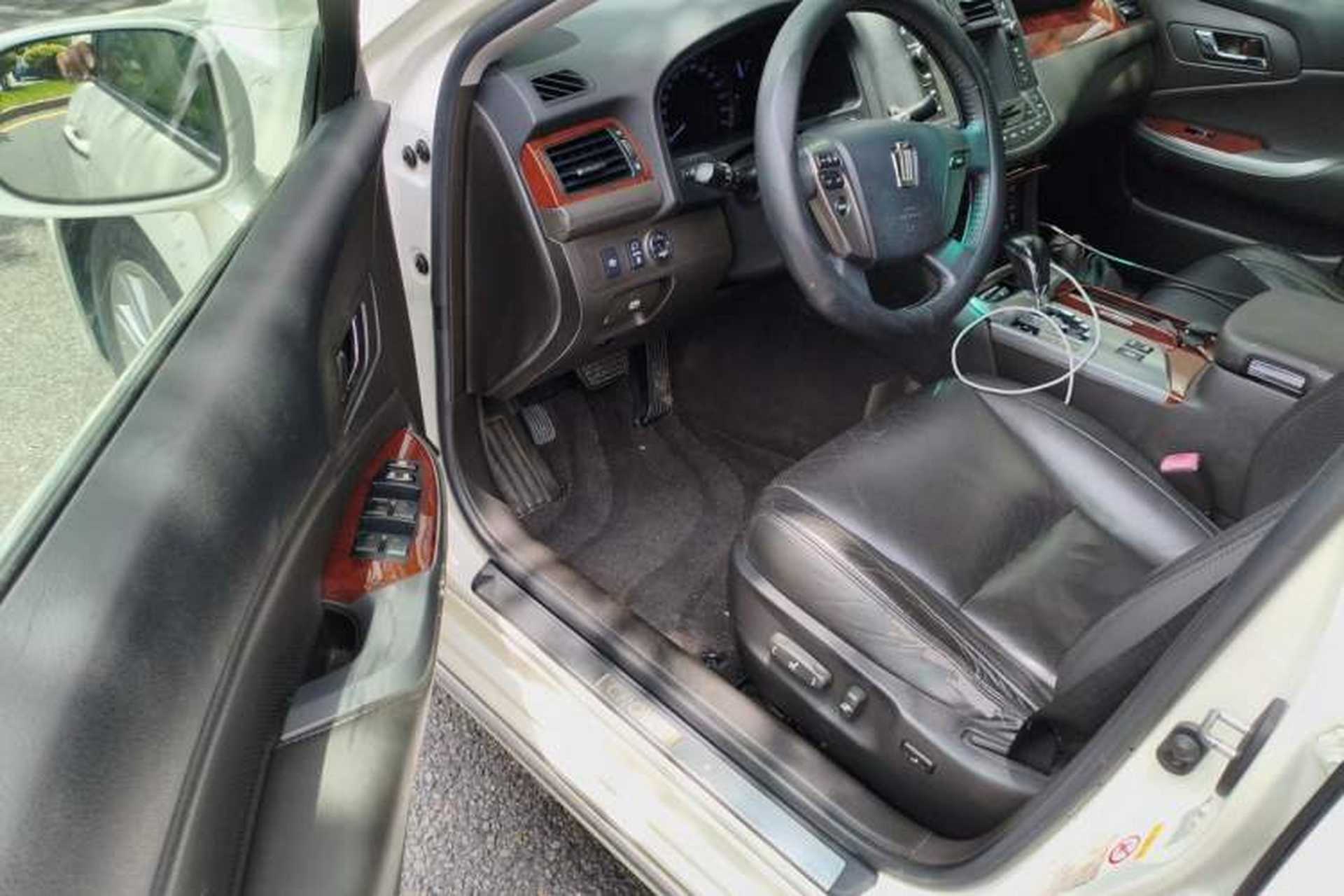 Used Toyota Crown 2012 2.5L Royal Leather Edition Driver Seat