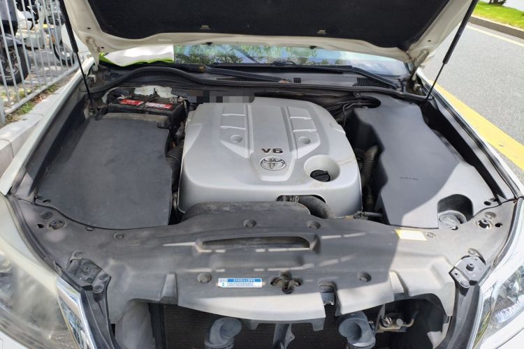 Used Toyota Crown 2012 2.5L Royal Leather Edition Engine Bay