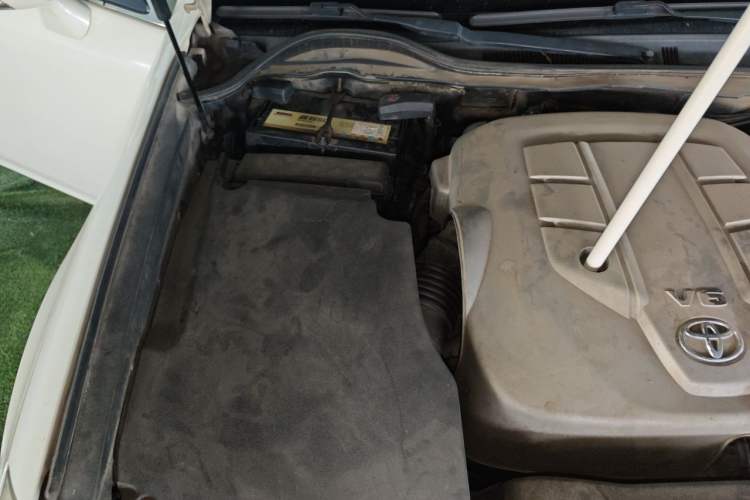 Used Toyota Crown 2012 2.5L Royal Engine Bay Right