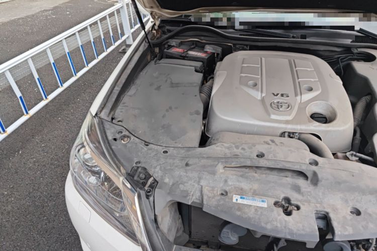 Used Toyota Crown 2012 2.5L Royal Comfort Edition Engine Bay Right