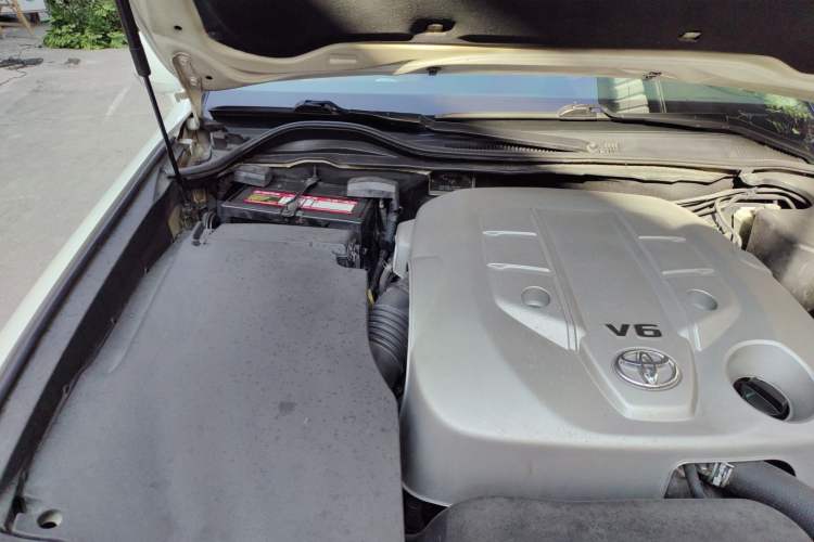 Used Toyota Crown 2012 2.5L Royal Leather Edition Engine Bay Right