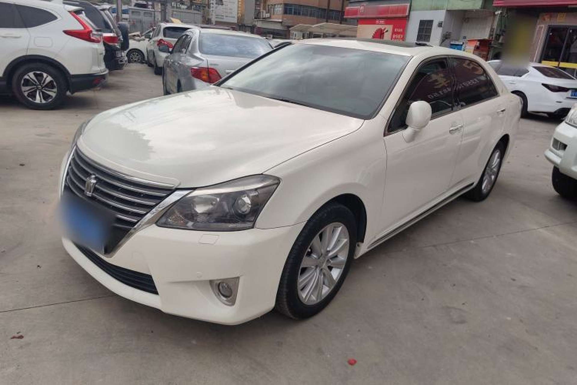 Used Toyota Crown 2012 2.5L Royal Leather Edition Front Left 45 Deg