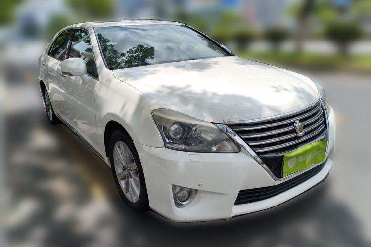 Used Toyota Crown 2012 2.5L Royal Leather Edition Front Right 45 Deg