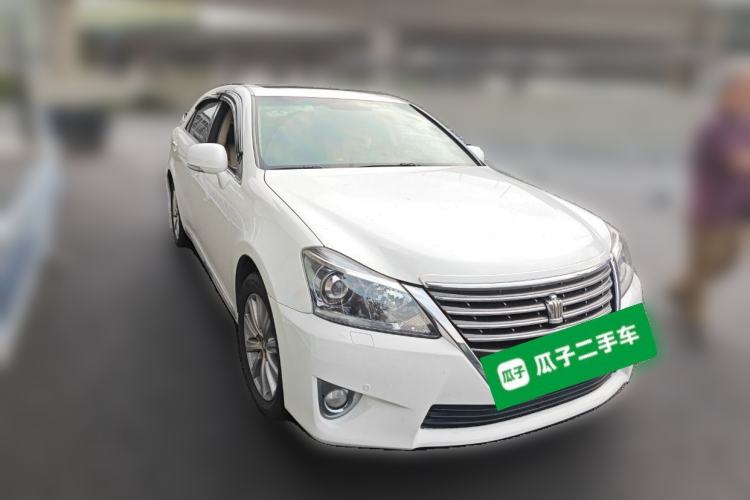 Used Toyota Crown 2012 2.5L Royal Comfort Edition Front Right 45 Deg